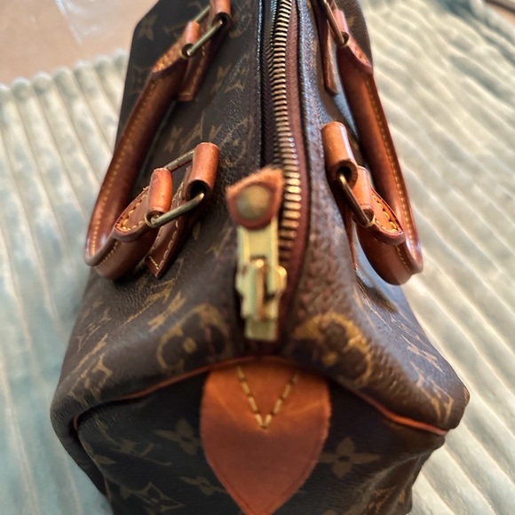 Authentic Louis Vitton speedy 25 - Picture 8 of 12